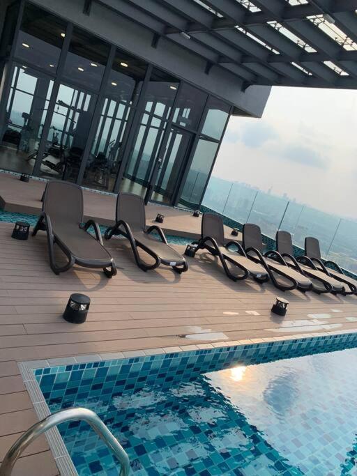 2Br 8Pax Swingduplexekocherasmall—Infinitypool Mrt Куала Лумпур Екстериор снимка